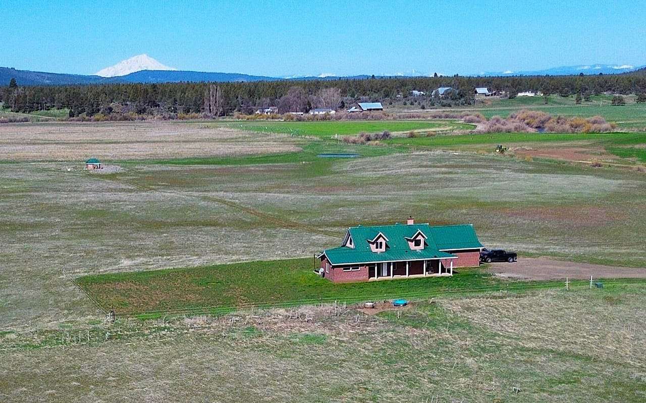 237 Acres of Land with Home for Sale in Lookout, California