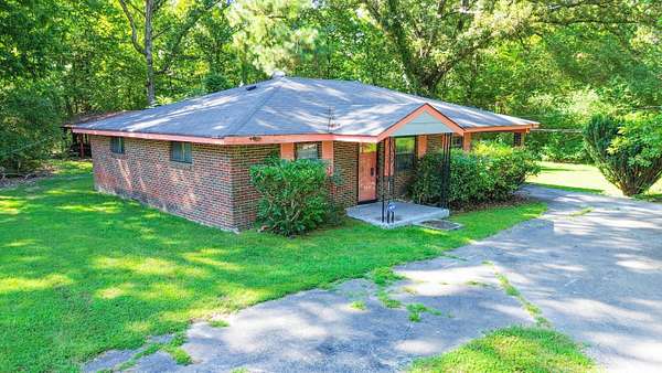 15.6 Acres of Land with Home for Sale in Ooltewah, Tennessee