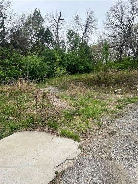 0.85 Acres of Residential Land for Sale in Lee's Summit, Missouri
