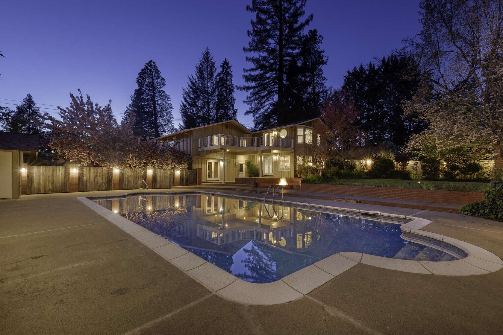 3 Acres of Residential Land with Home for Sale in Grants Pass, Oregon