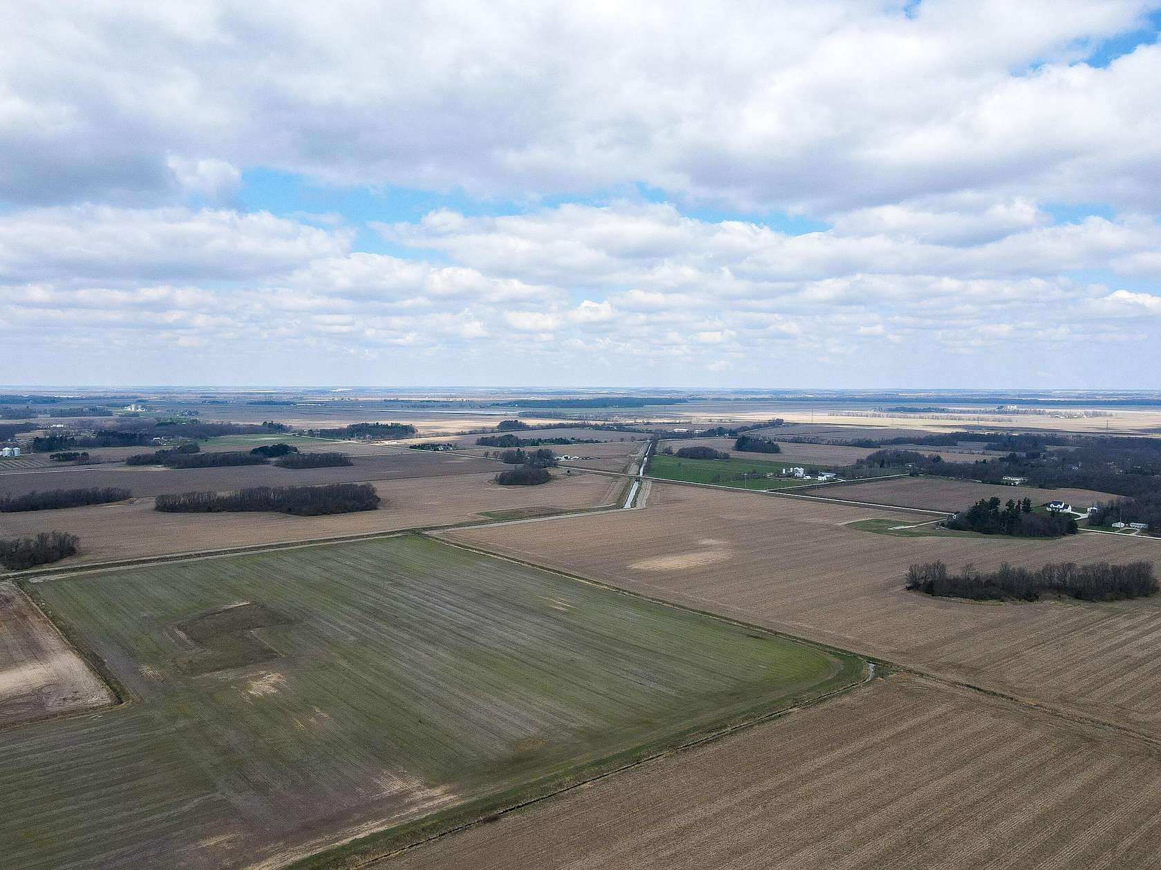 277 Acres of Agricultural Land for Sale in Wheatfield, Indiana
