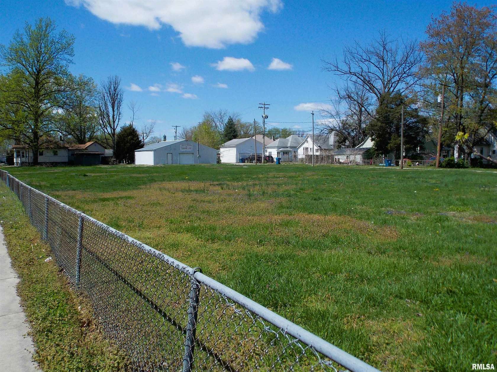 0.88 Acres of Residential Land for Sale in Centralia, Illinois