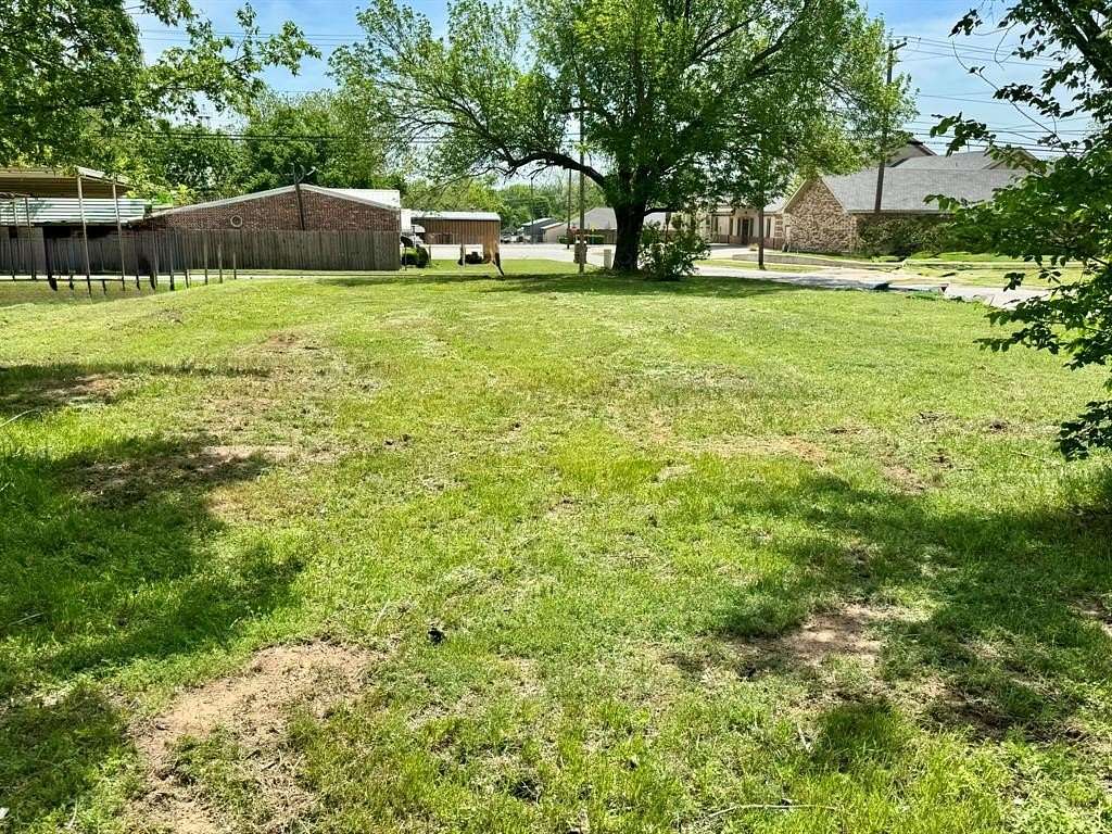 0.11 Acres of Land for Sale in Bowie, Texas