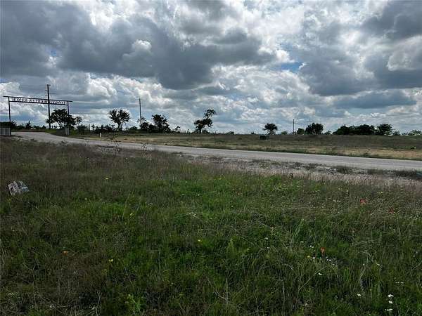 2 Acres of Residential Land for Sale in Itasca, Texas