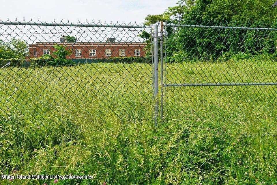 0.42 Acres of Commercial Land for Sale in Staten Island, New York