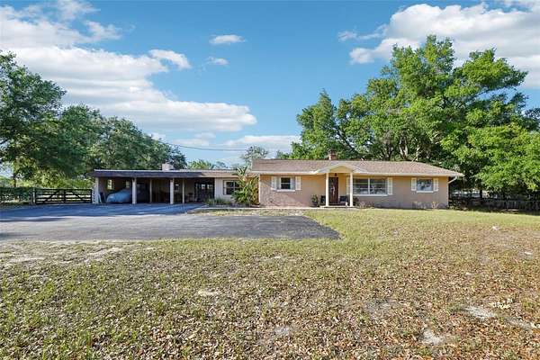 4.62 Acres of Improved Mixed-Use Land for Sale in Eustis, Florida