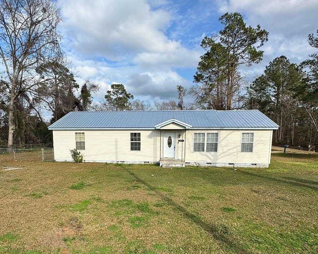 2 Acres of Improved Mixed-Use Land for Sale in Valdosta, Georgia