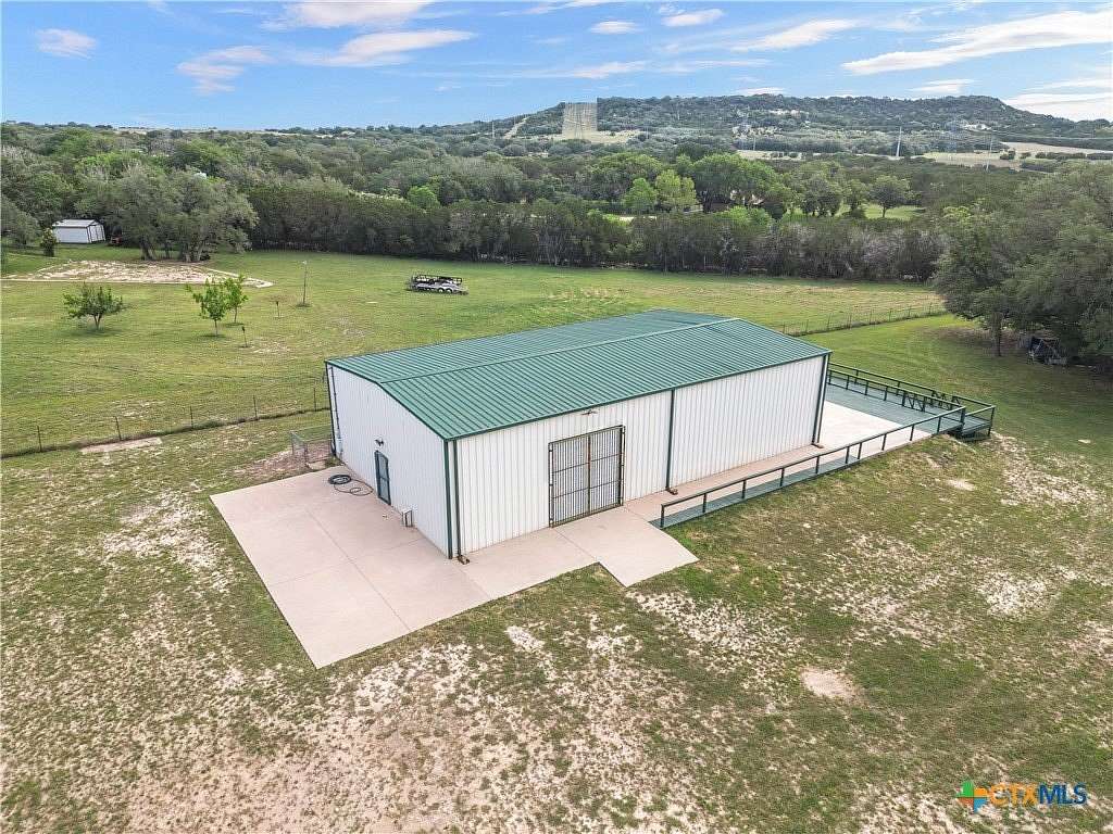 4.42 Acres of Improved Commercial Land for Sale in Killeen, Texas