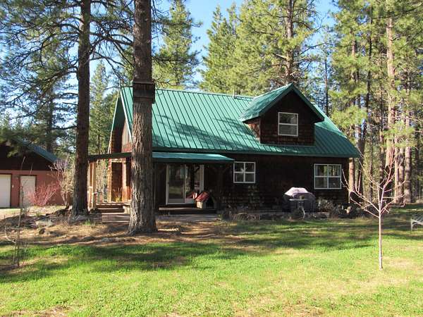 2.5 Acres of Residential Land with Home for Sale in Chiloquin, Oregon