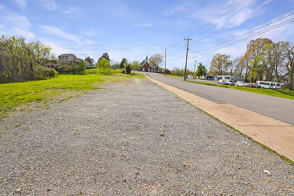 1 Acre of Commercial Land for Sale in Dover, Tennessee