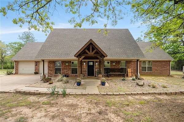 5.5 Acres of Residential Land with Home for Sale in Greenwood, Arkansas