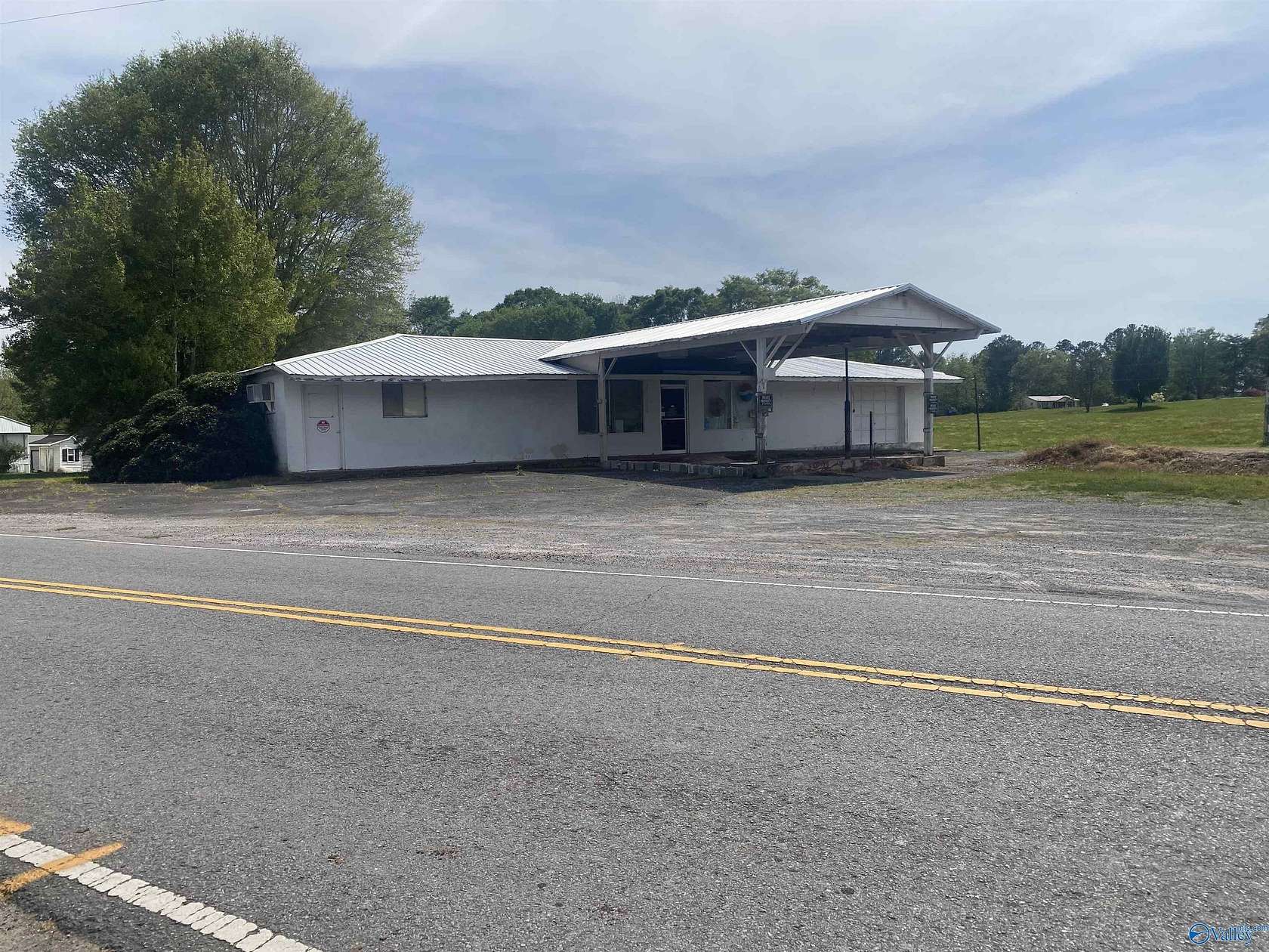 1 Acre of Improved Commercial Land for Sale in Horton, Alabama