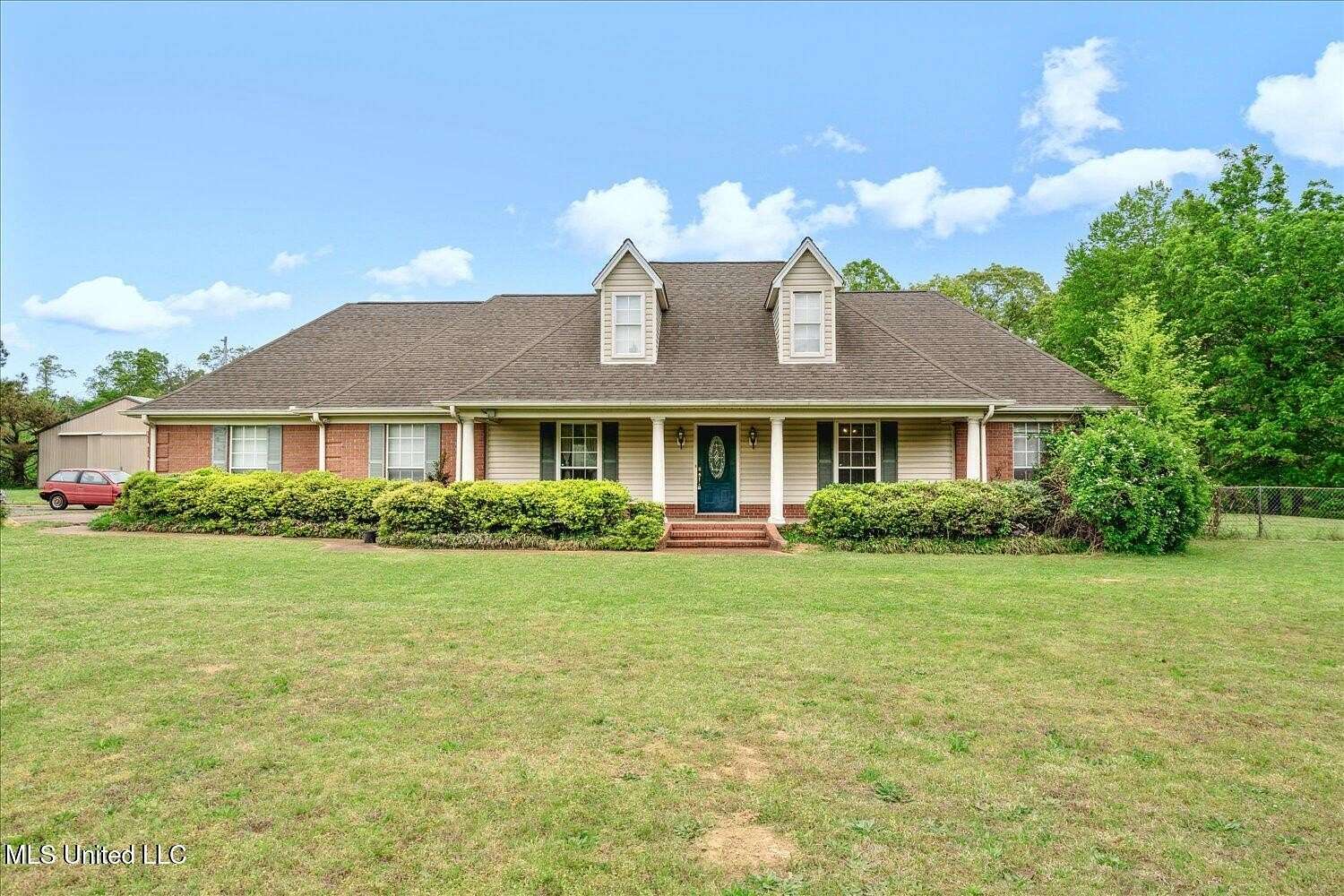 5 Acres of Residential Land with Home for Sale in Lamar, Mississippi