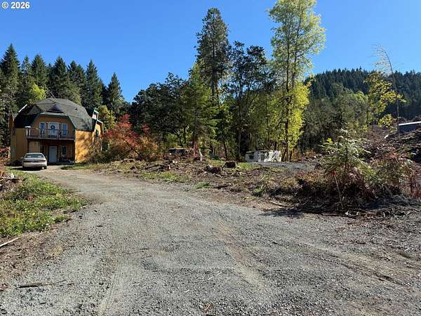 7 Acres of Land with Home for Sale in Cottage Grove, Oregon