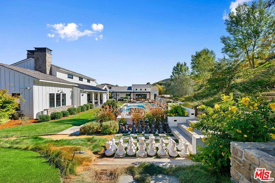 2.38 Acres of Residential Land with Home for Sale in Agoura 2.38 Acres of Residential Land with Home for Sale in Agoura