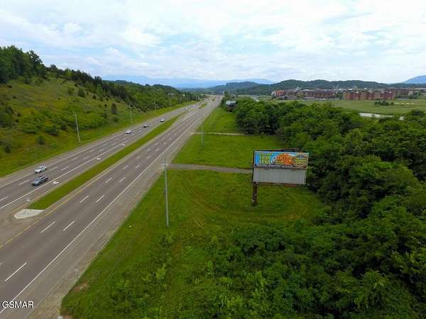 7.6 Acres of Commercial Land for Sale in Sevierville, Tennessee