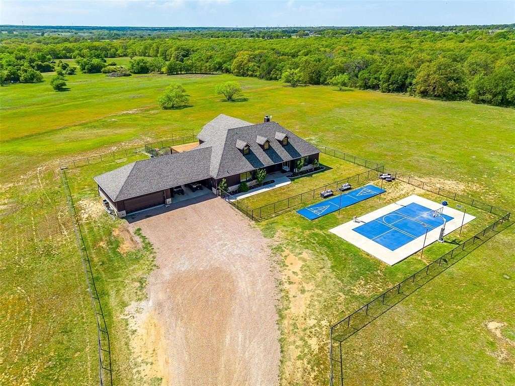 95.8 Acres of Land with Home for Sale in Springtown, Texas