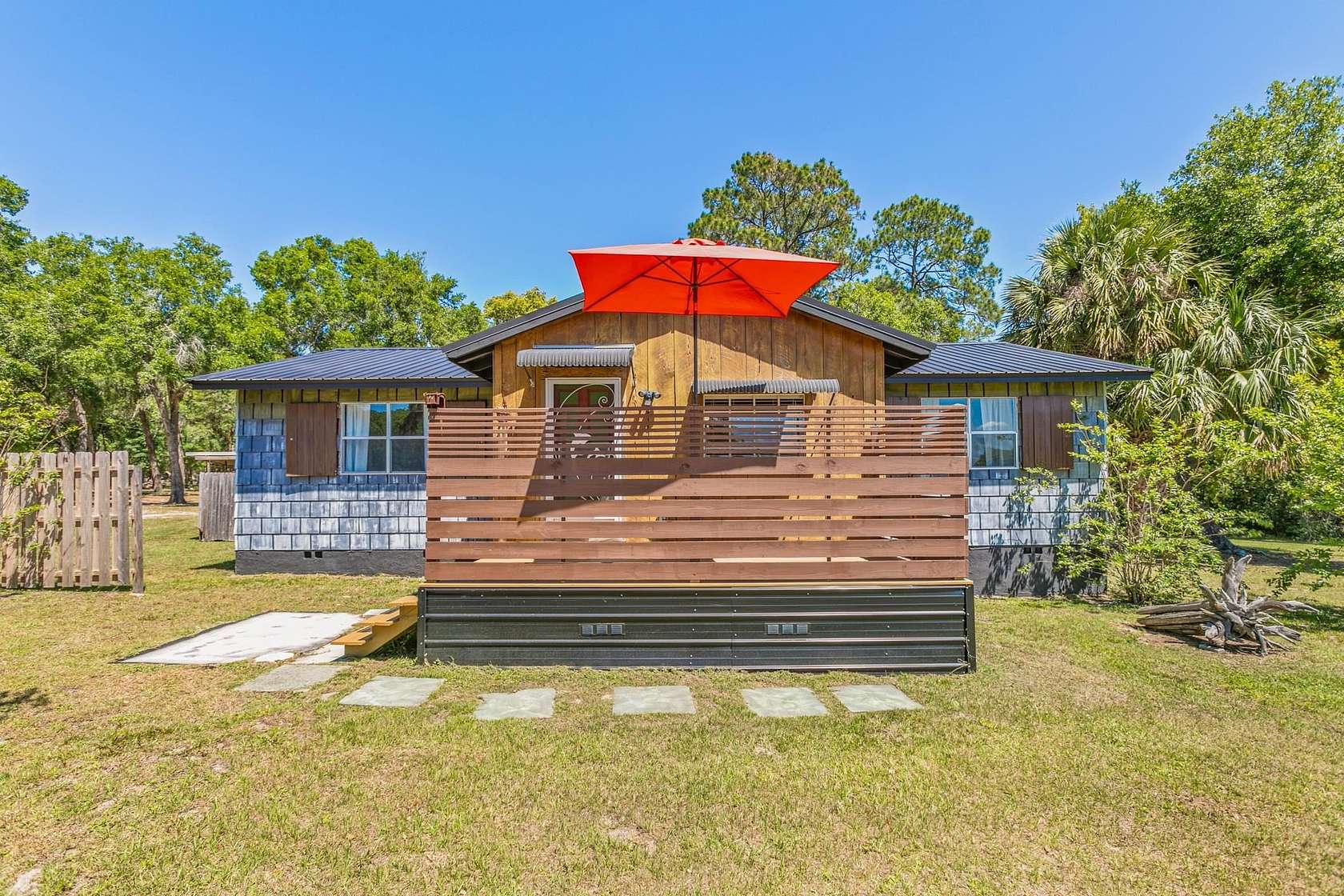 4.62 Acres of Residential Land with Home for Sale in Crescent City, Florida