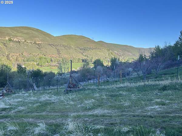 5.24 Acres of Residential Land for Sale in Richland, Oregon