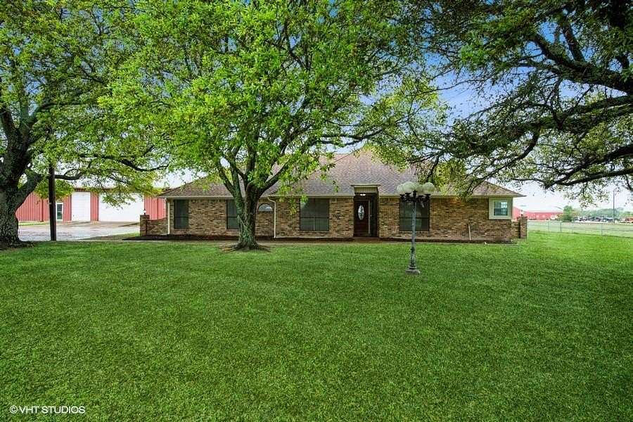 5 Acres of Residential Land with Home for Sale in Canton, Texas