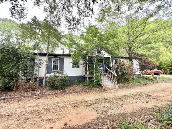 4 Acres of Residential Land with Home for Sale in Millport, Alabama