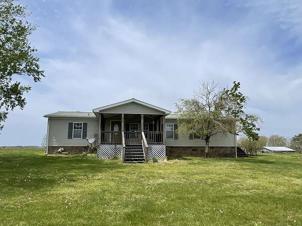 1.5 Acres of Residential Land with Home for Sale in Pikeville, Tennessee