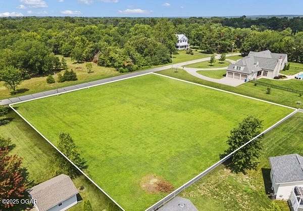 1 Acre of Residential Land for Sale in Carthage, Missouri