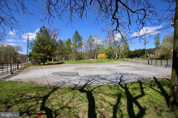 7.5 Acres of Residential Land for Lease in Hillsboro, Virginia