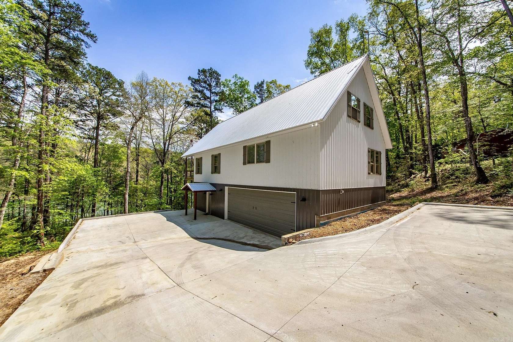 1.65 Acres of Residential Land with Home for Sale in Greers Ferry, Arkansas