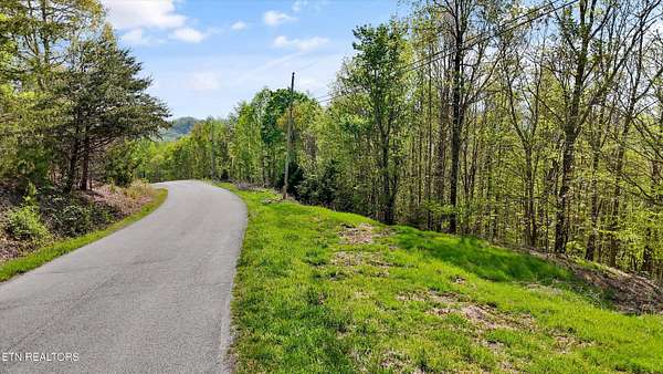 5.5 Acres of Residential Land for Sale in New Tazewell, Tennessee