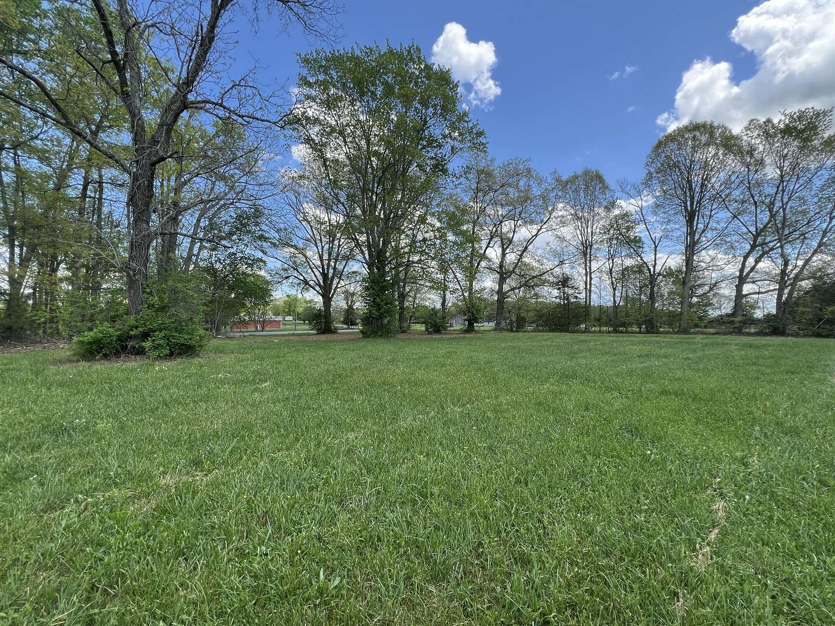 1.28 Acres of Residential Land for Sale in Russell Springs, Kentucky
