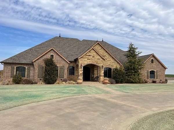 2.28 Acres of Residential Land with Home for Sale in Elk City, Oklahoma