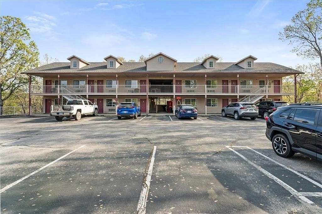 2 Acres of Improved Mixed-Use Land for Sale in Eureka Springs, Arkansas