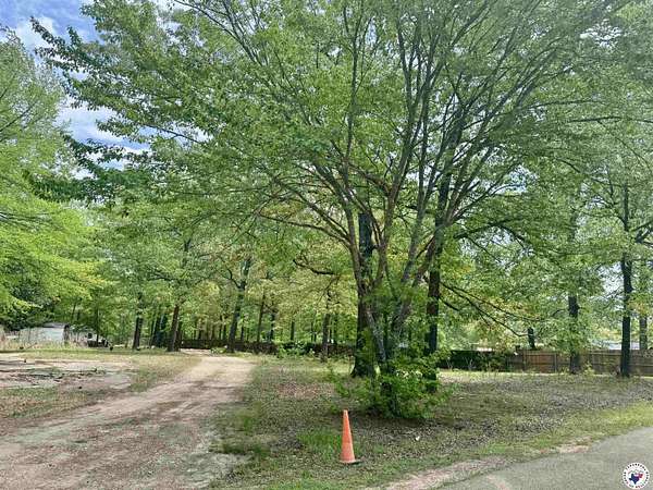 0.98 Acres of Land for Sale in Texarkana, Texas