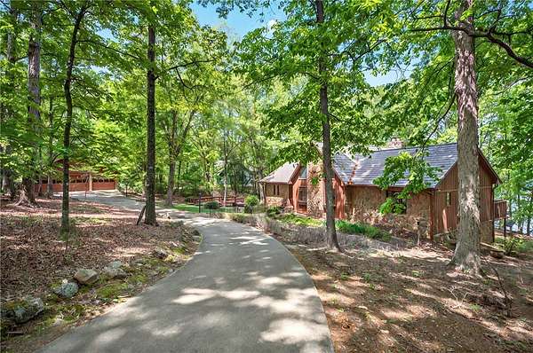 1.89 Acres of Residential Land with Home for Sale in Hartwell, Georgia