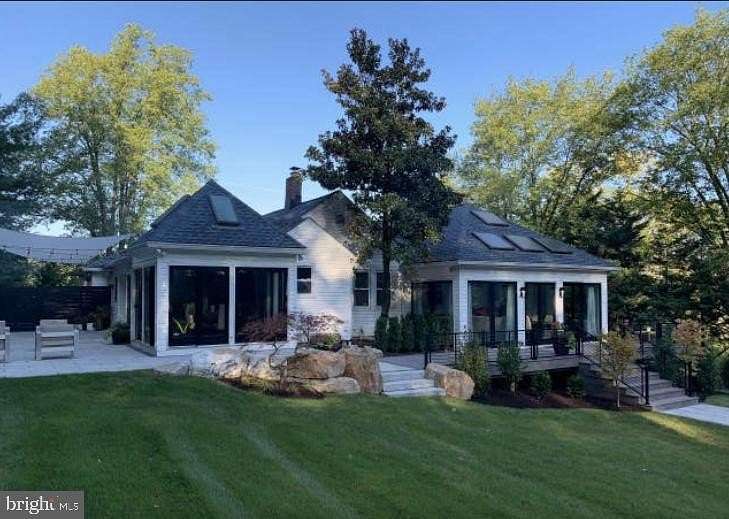 1.82 Acres of Residential Land with Home for Lease in Sparks, Maryland