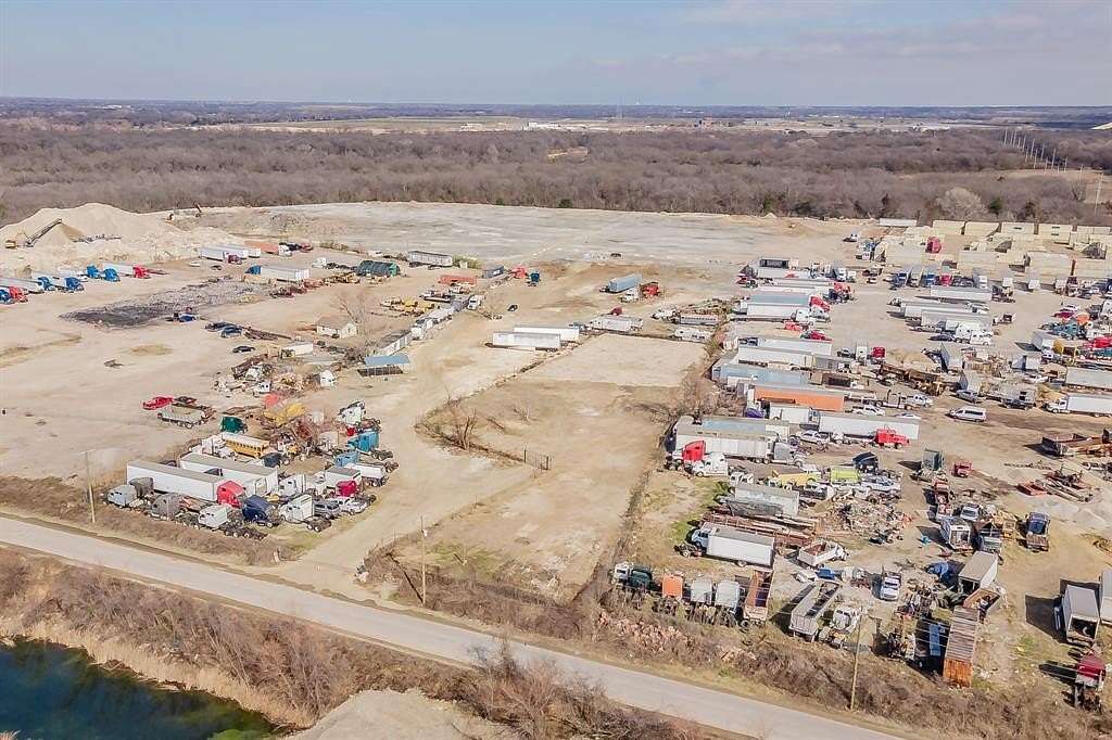 1.5 Acres of Commercial Land for Lease in Hutchins, Texas