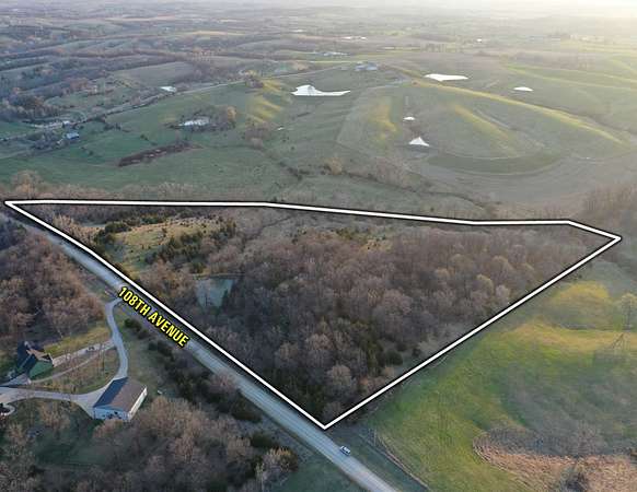 31 Acres of Recreational Land & Farm for Sale in New Virginia, Iowa