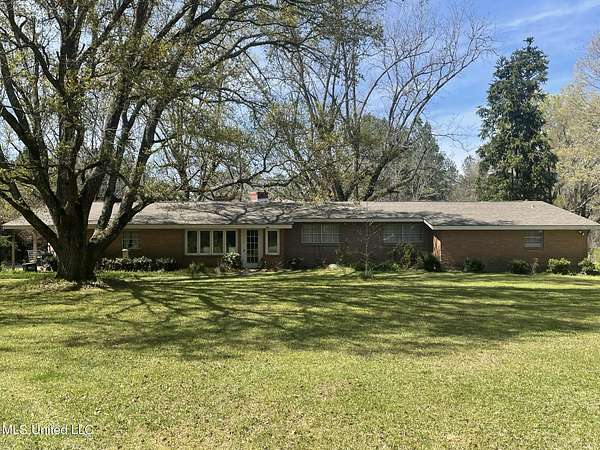 27 Acres of Recreational Land with Home for Sale in Utica, Mississippi