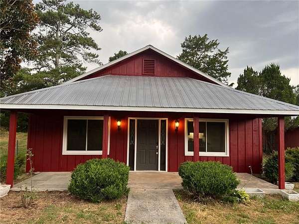 4 Acres of Residential Land with Home for Lease in Kingston, Georgia