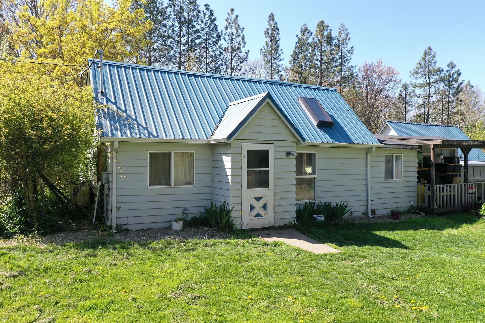 3.7 Acres of Land with Home for Sale in Grants Pass, Oregon