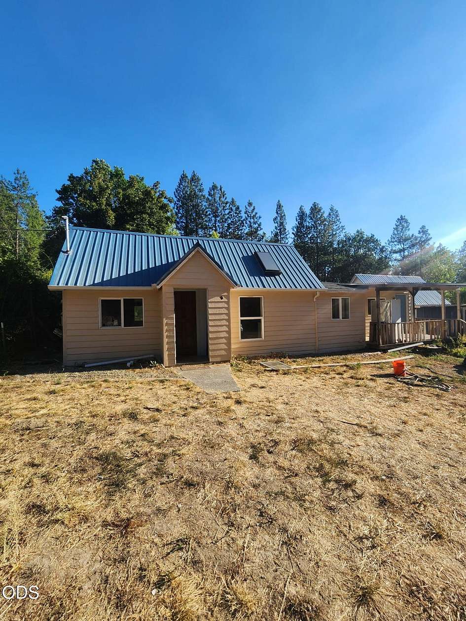 3.7 Acres of Land with Home for Sale in Grants Pass, Oregon