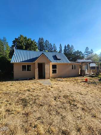 3.7 Acres of Land with Home for Sale in Grants Pass, Oregon