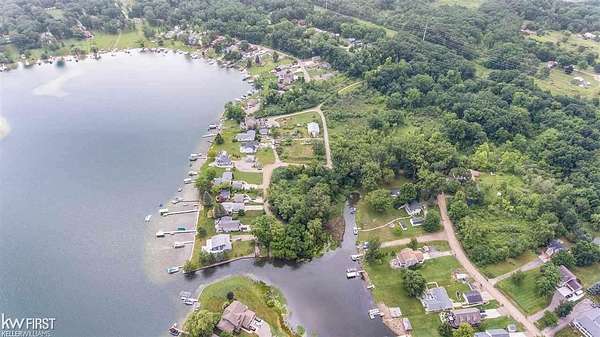 0.5 Acres of Residential Land for Sale in Fenton, Michigan