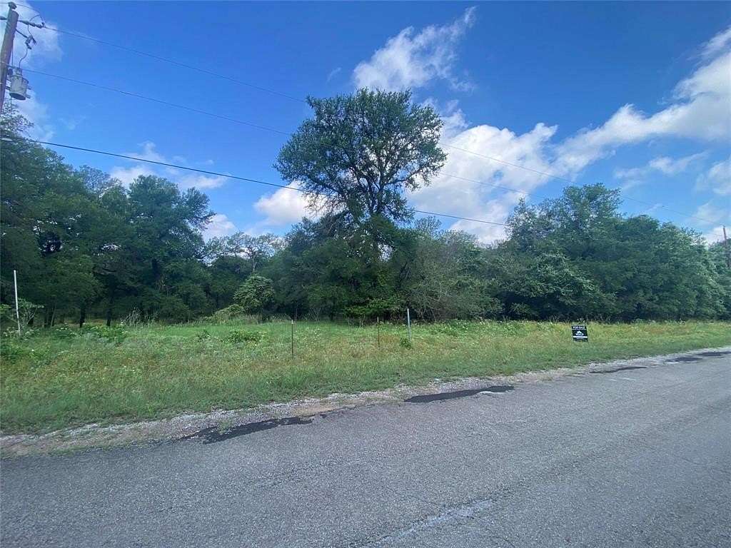 1.2 Acres of Residential Land for Sale in Weatherford, Texas