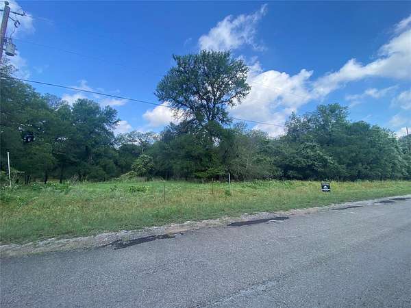1.2 Acres of Residential Land for Sale in Weatherford, Texas