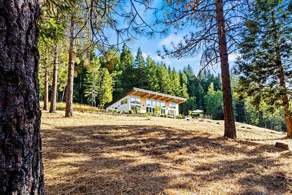 21.8 Acres of Land with Home for Sale in White City, Oregon