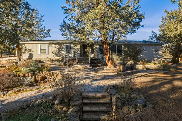 2.56 Acres of Residential Land with Home for Sale in Redmond, Oregon