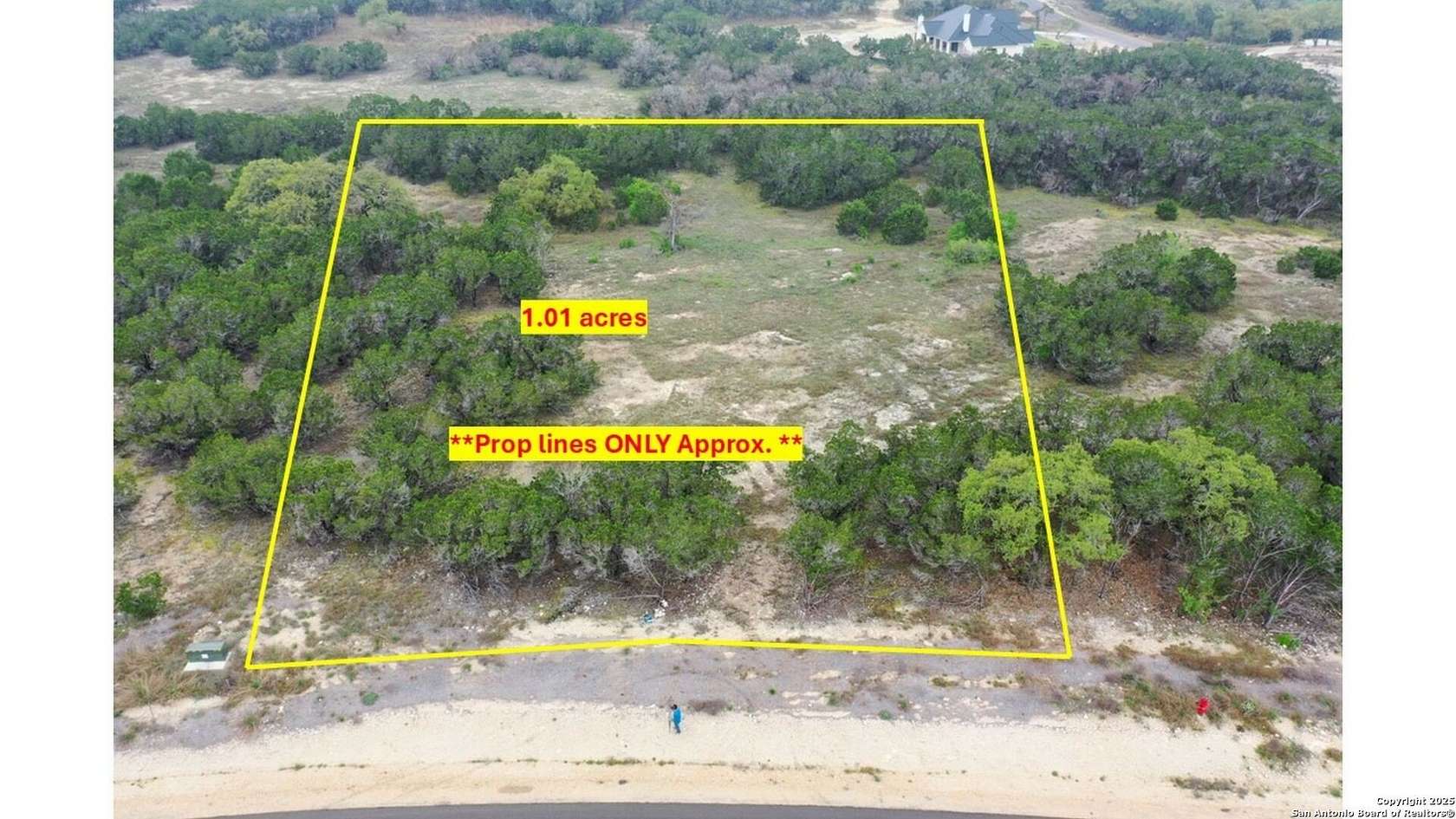 1 Acre of Residential Land for Sale in Canyon Lake, Texas
