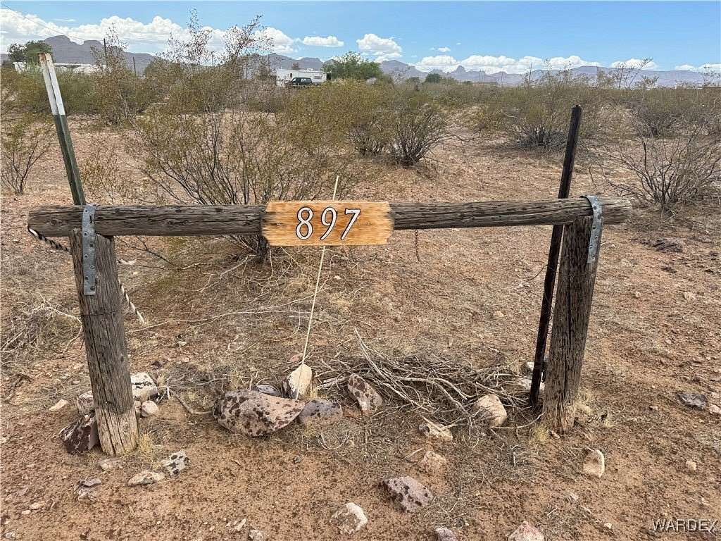2.35 Acres of Land for Sale in Golden Valley, Arizona